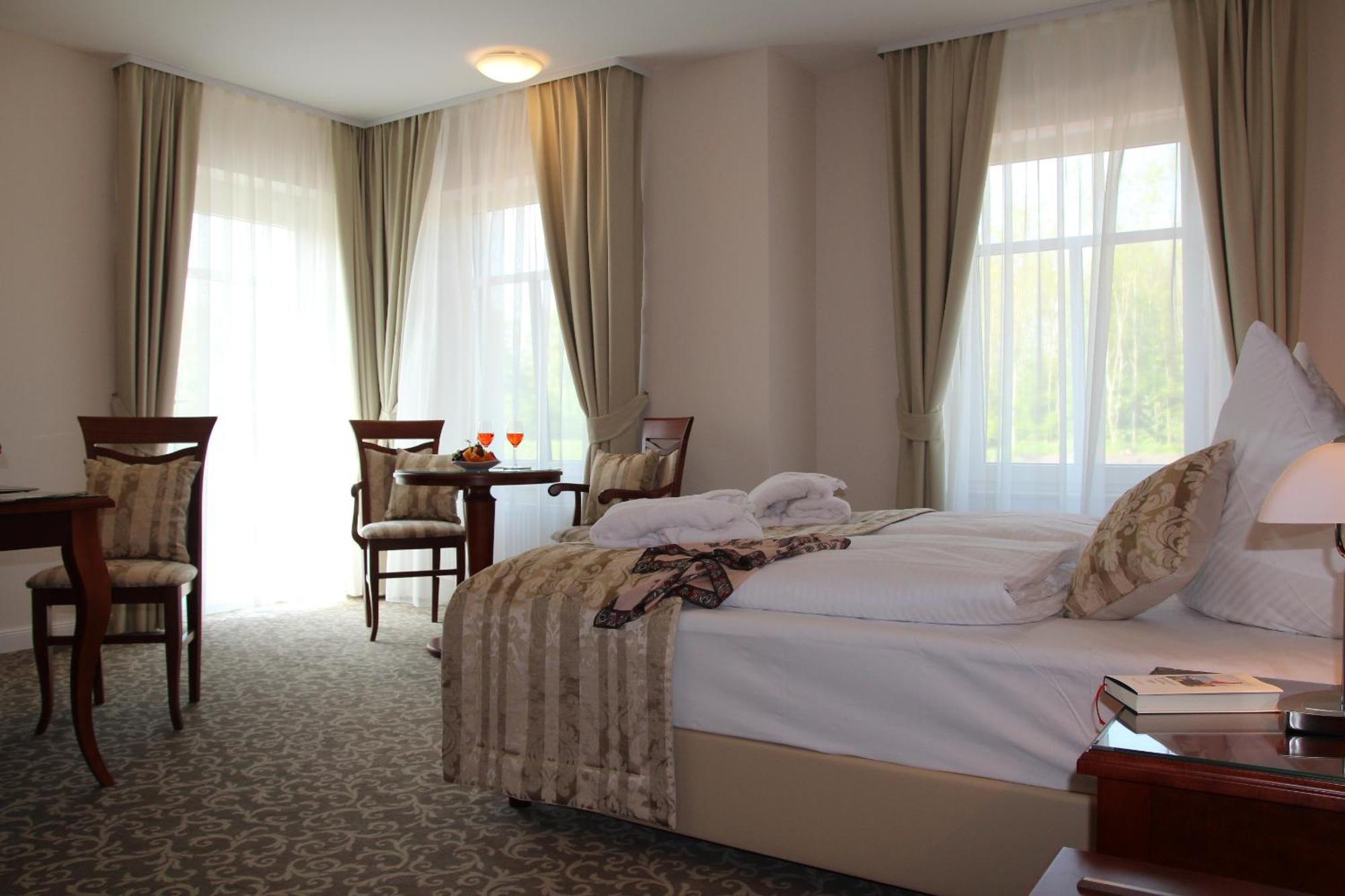 Avalon Hotel Bellevue Fehmarn Exterior photo
